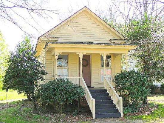 Old Waynesborough Park